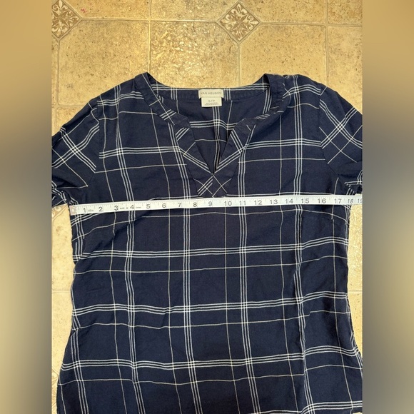 Women’s Van Heusen Navy and White Plaid Tunic Size Small - Picture 4 of 5